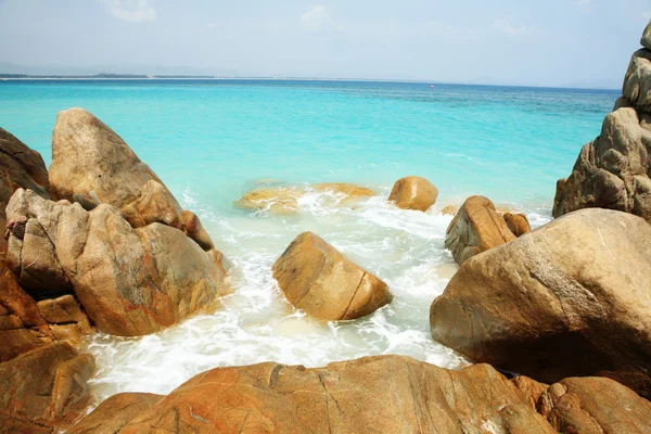 Playa rocosa de Sanya — Foto de Stock