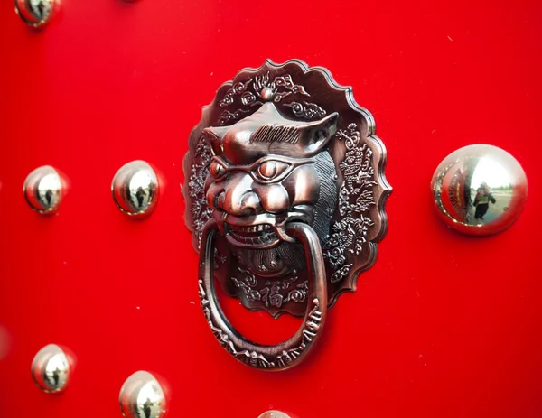 Orientaliska lion's dörr — Stockfoto