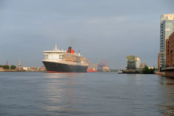 Queen Mary 2 — Stok fotoğraf