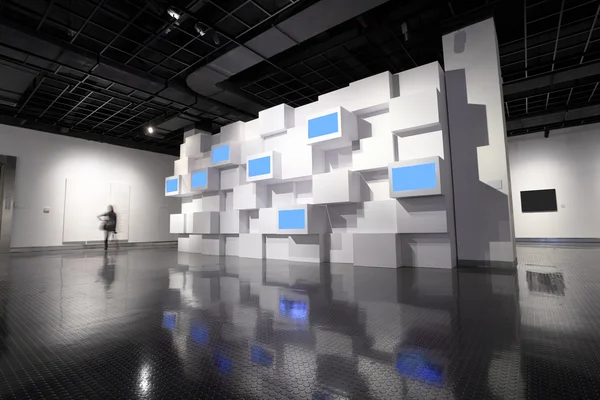 Dinding video di ruang pameran — Stok Foto