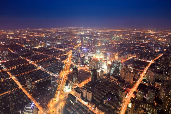 Flygfoto av de ljusa tänder av staden — Stockfoto