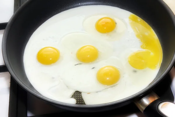 Fried eggs — Stock Photo, Image