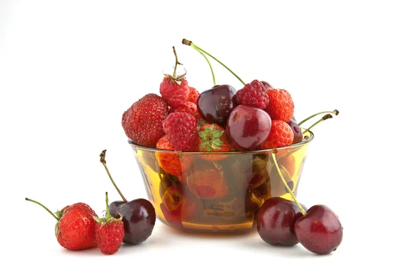 Strawberries, cherries and raspberries — Stock Photo, Image