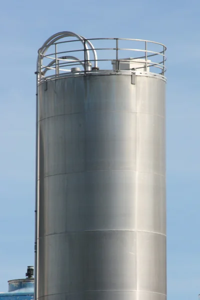 Cylindrisk ackumulatortank — Stockfoto