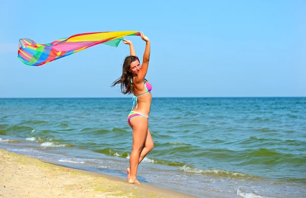 Jente på en strand – stockfoto