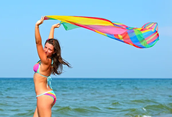 Jente på en strand – stockfoto