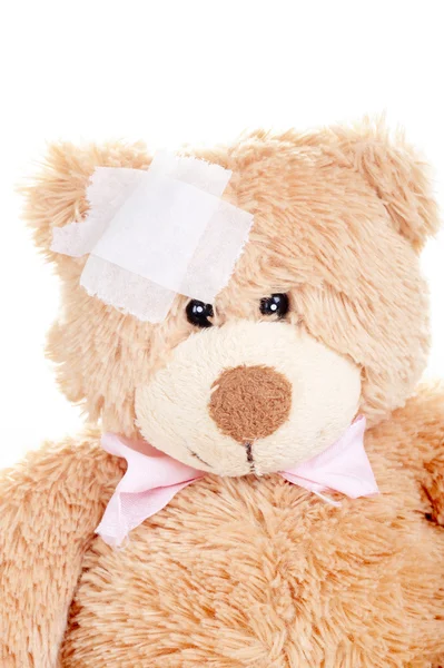 Verletzter süßer Teddybär — Stockfoto