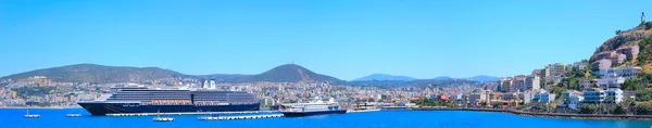 Panorama der Hafenstadt kusadasi in der Türkei. — Stockfoto