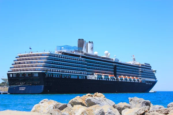 Ocean liner in the port city of Kusadasi in Turkey. — Stock Photo, Image
