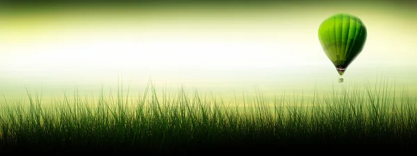 Palloncino ad aria calda che vola all'alba — Foto Stock