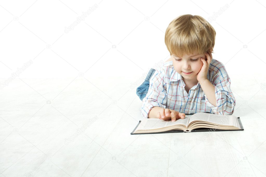 Kid Reading  Book  Petit gar on lu  l cole couch  sur le 