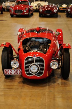 Kırmızı maserati a6 gcs ve diğer tarihi, kıdemli ve klasik arabalar
