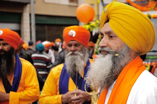 Sikh devotees at 2012 Baisakhi festival in Brescia — Stock Photo, Image