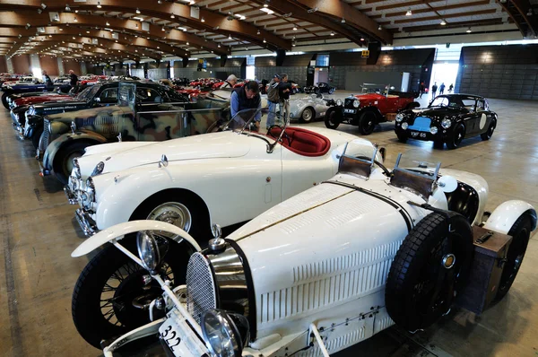 stock image Bugatti Type 37, Jaguar XK and many other veteran, classic and historic cars