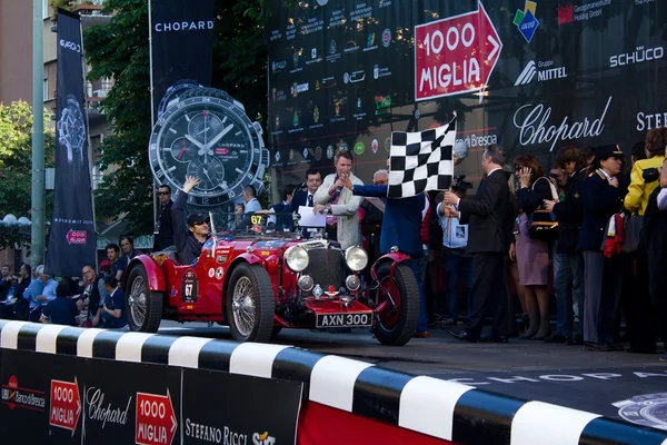 Red 1933 Aston Martin Le Mans at the start of 2012 1000 Miglia — Stock Photo, Image