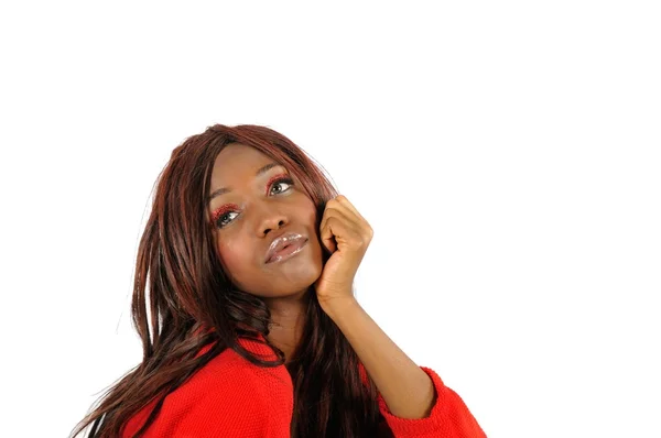 Close up van zwarte meisje in de rode en zwarte opzoeken — Stockfoto