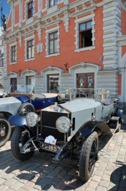 Rolls royce geçit töreni.