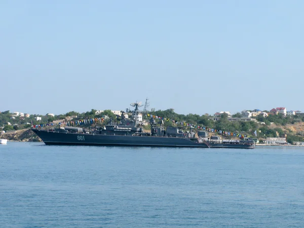 塞瓦斯托波尔 乌克兰 2012 导弹护卫舰 Ladnyy 在舰队天的乌克兰和俄罗斯海军的一天 — 图库照片