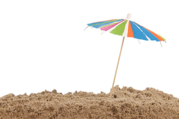 Kolorowy parasol na plaży — Zdjęcie stockowe