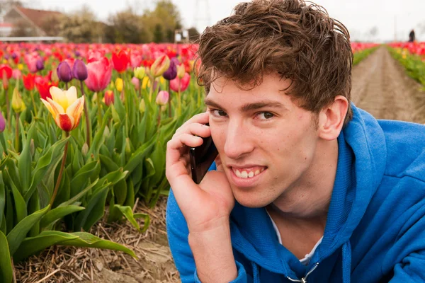 Making a positive phone call — Stock Photo, Image