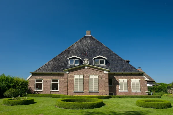 Casa de campo holandesa típica —  Fotos de Stock