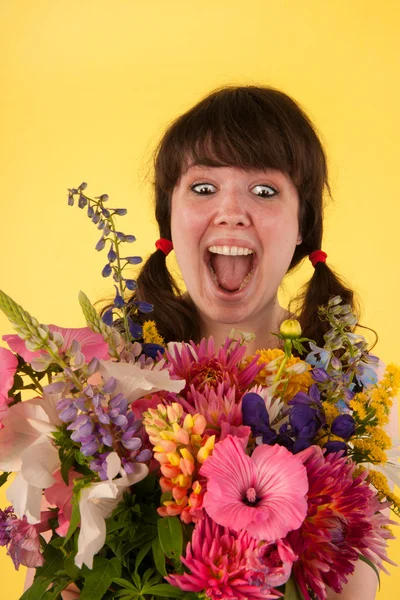 Excitação ao obter flores de buquê — Fotografia de Stock