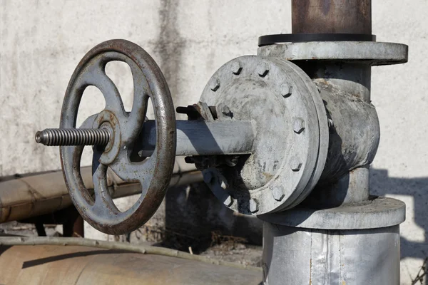 Трубопровод и клапан — стоковое фото