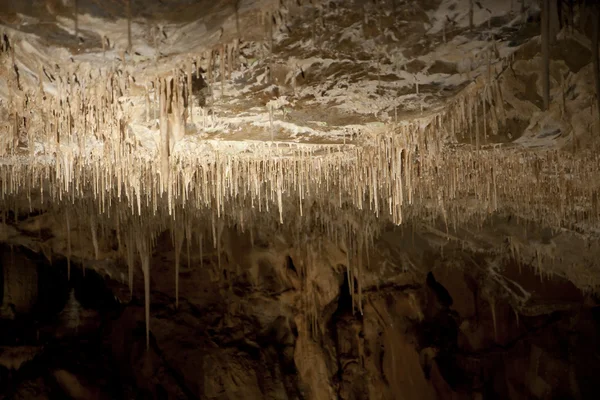 Kayadaki mağara — Stok fotoğraf
