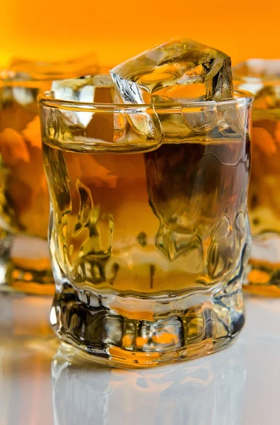 Whisky with ice. — Stock Photo, Image