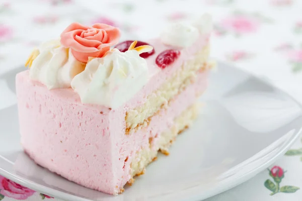 Полуничний торт кремом — стокове фото