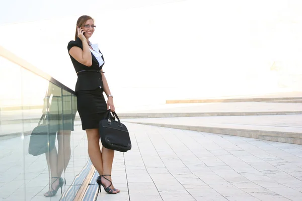 Business woman in the city — Stock Photo, Image