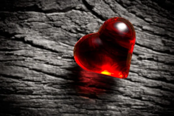 Leuchtend rotes Herz — Stockfoto