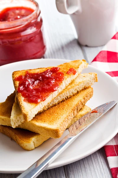Toast mit Marmelade — Stockfoto