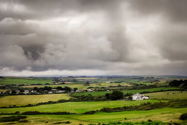 Paesaggio cielo tempestoso da una vista alta in Cornovaglia Regno Unito — Foto Stock