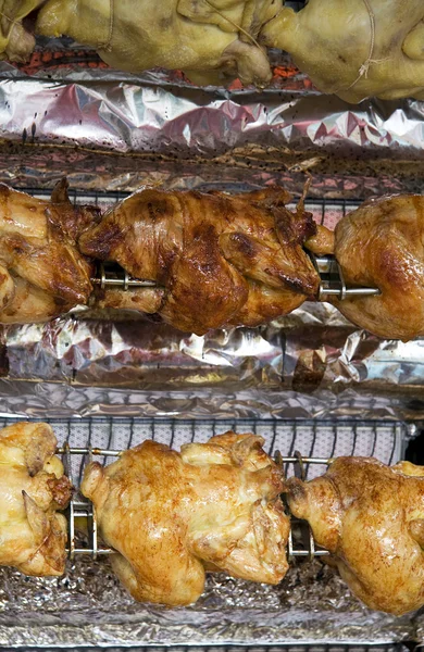 Grillspettet kyckling — Stockfoto