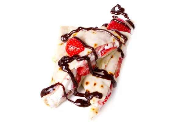 Mascarpone-Käse-Pfannkuchen mit frischen Erdbeeren — Stockfoto