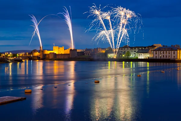 Tűzijáték több mint King John kastély Limerick — Stock Fotó