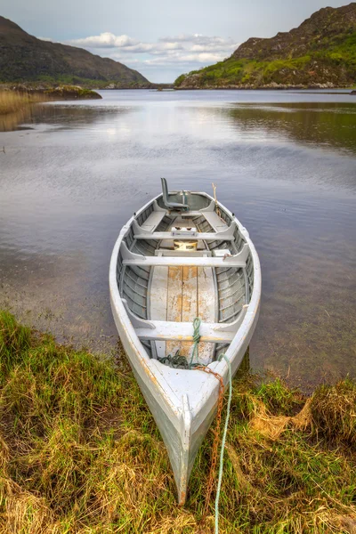 Boat at the Killarney lake in Co. Kerry — Stock Photo, Image