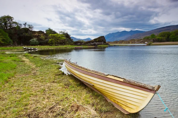 Лодка на озере Килларни в Ко Керри — стоковое фото
