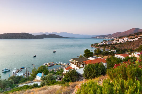 Mirabello baai bij zonsopgang op Kreta — Stockfoto