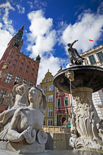 De Neptunusfontein in oude stad van gdansk — Stockfoto
