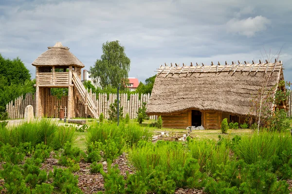 Oude handel faktory dorp in pruszcz gdanski — Stockfoto