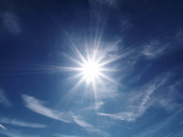 Słońce na niebie — Zdjęcie stockowe