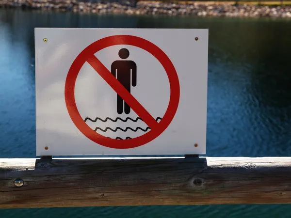 Zwemmen verboden! — Stockfoto