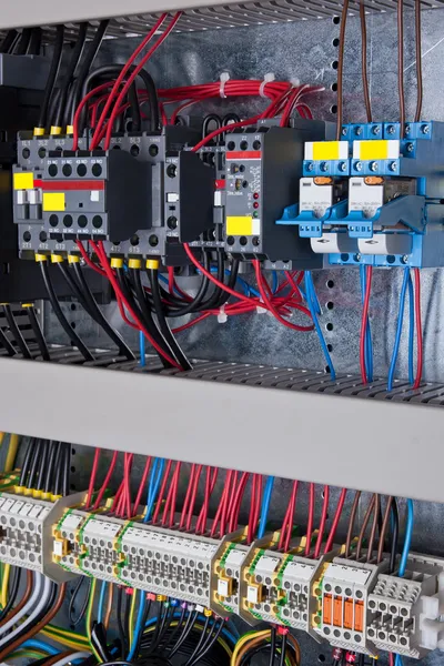 Nowy panel sterowania z Liczniki statyczne energii i Wyłączniki różnicowo prądowe — Zdjęcie stockowe