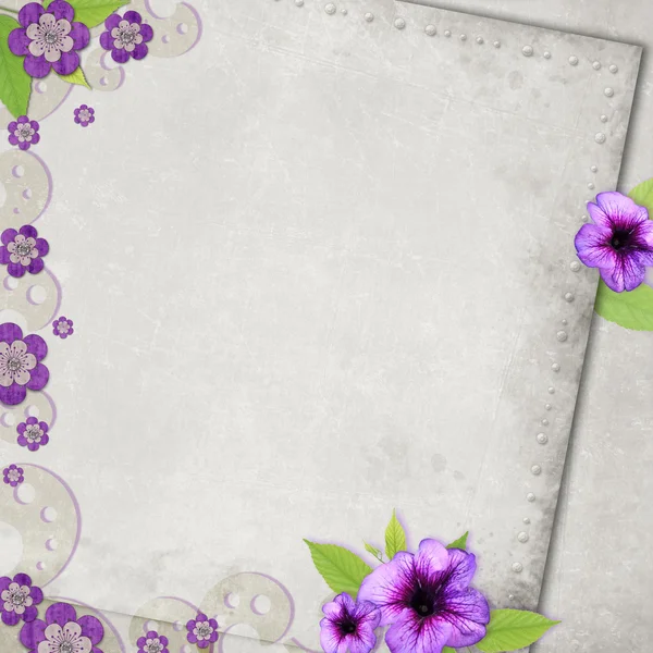 Cartão para o feriado com flores no fundo abstrato — Fotografia de Stock