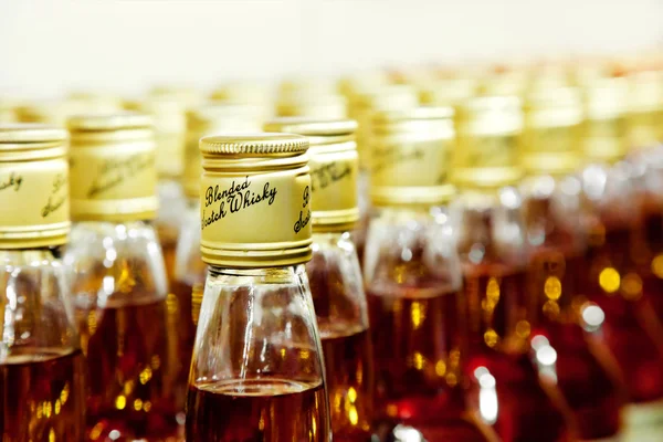 Flessen van blended scotch whisky — Stockfoto