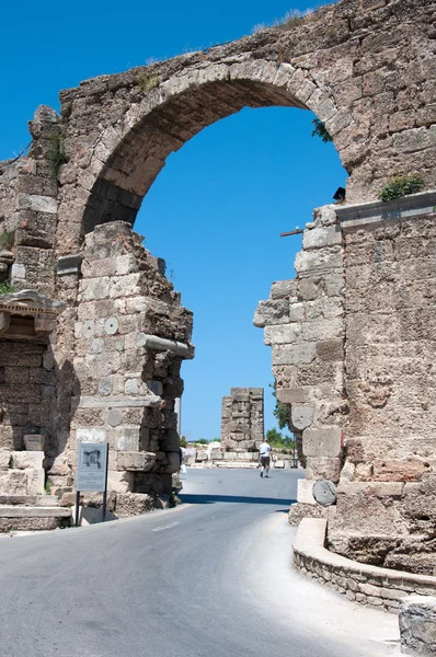 तुर्की में पक्ष के प्राचीन शहर के खंडहरों — स्टॉक फ़ोटो, इमेज