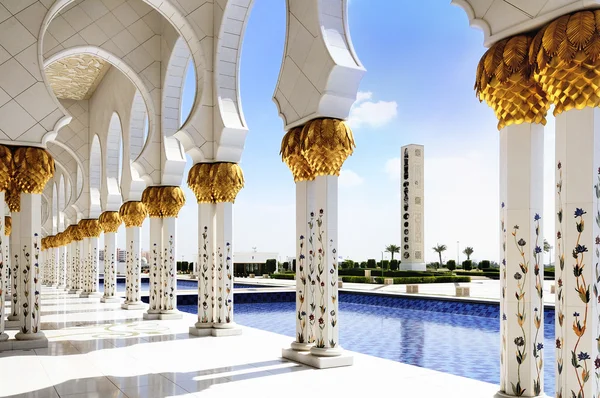 Mosquée blanche à Abu Dhabi — Photo