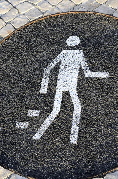 Znak dla pieszych na ulicy, — Zdjęcie stockowe